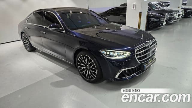 Mercedes-Benz S-Class 2025 — Photo 11/20