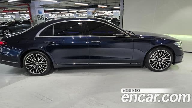 Mercedes-Benz S-Class 2025 — Photo 12/20