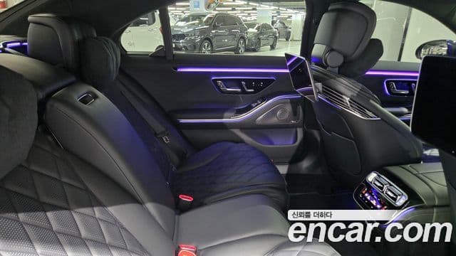 Mercedes-Benz S-Class 2025 — Photo 17/20