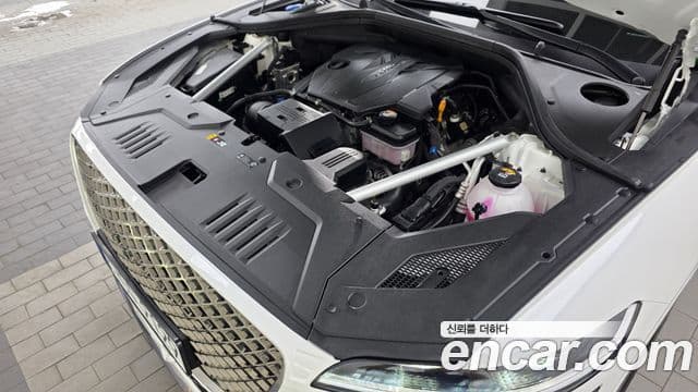Genesis GV70 2021 — ფოტო 16/20