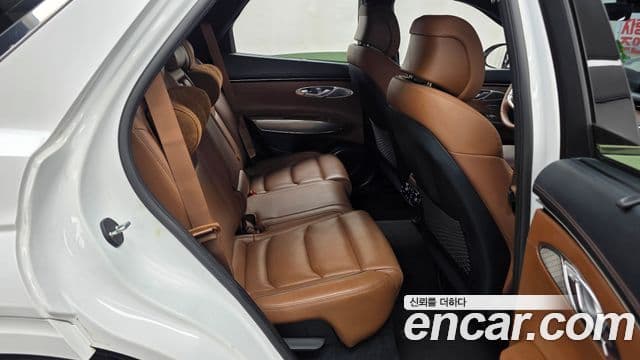Genesis GV70 2021 — ფოტო 2/20