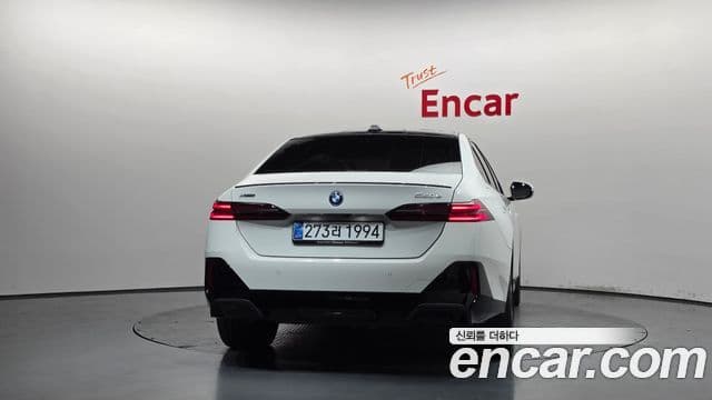 BMW 5 Series 2025 — Photo 16/34