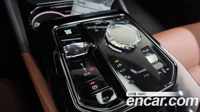 BMW 5 Series 2025 — Photo 17/34