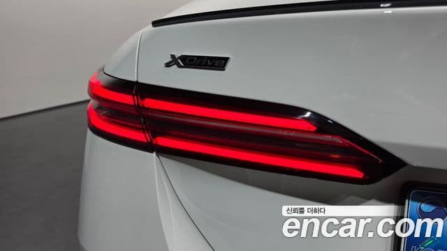 BMW 5 Series 2025 — Photo 25/34