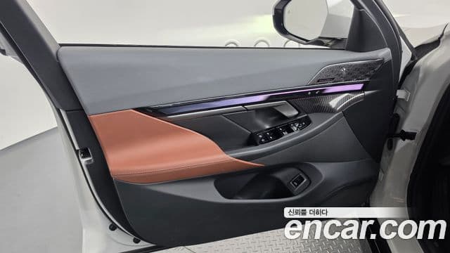 BMW 5 Series 2025 — Photo 7/34