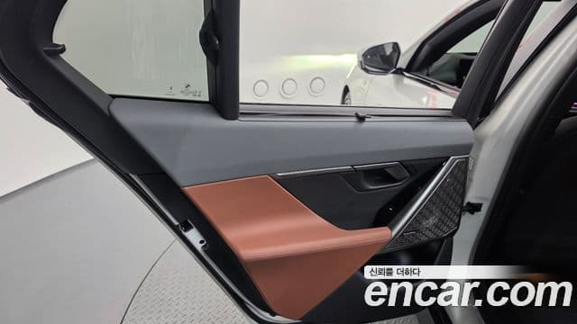 BMW 5 Series 2025 — Photo 20/34