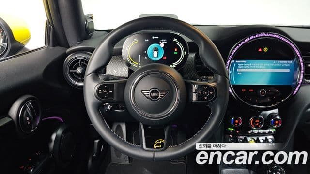 Mini Cooper Electric 2023 — ფოტო 14/30