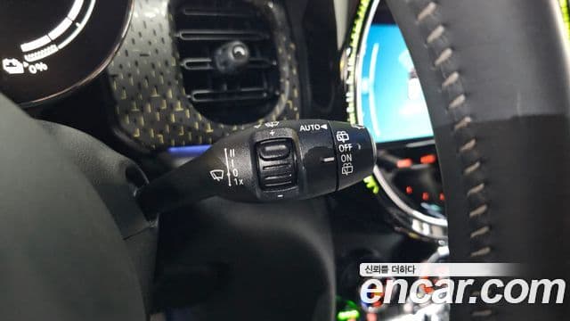 Mini Cooper Electric 2023 — ფოტო 21/30