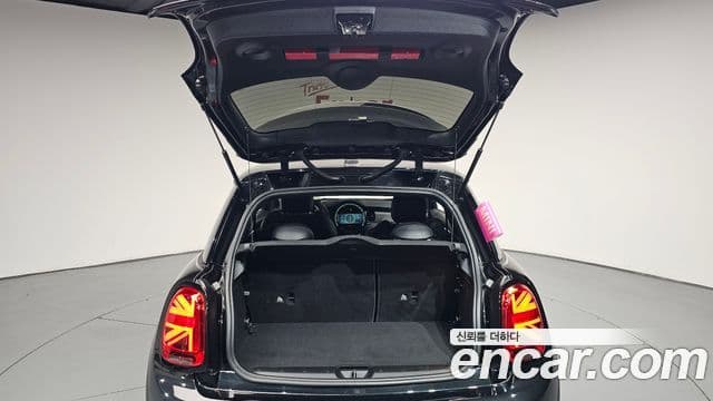 Mini Cooper Electric 2023 — ფოტო 3/30