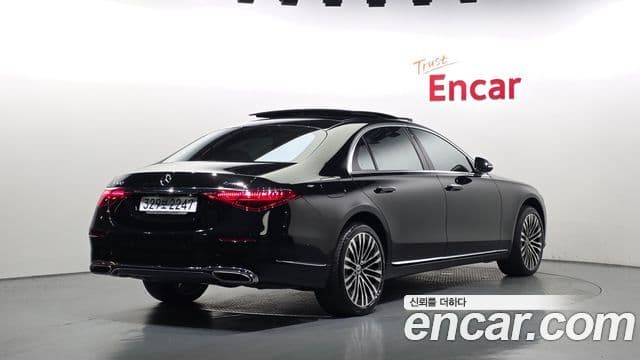 Mercedes-Benz S-Class 2021 — Photo 11/34