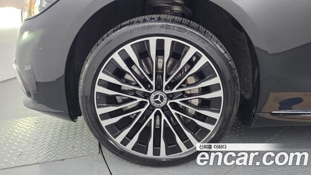 Mercedes-Benz S-Class 2021 — Photo 31/34