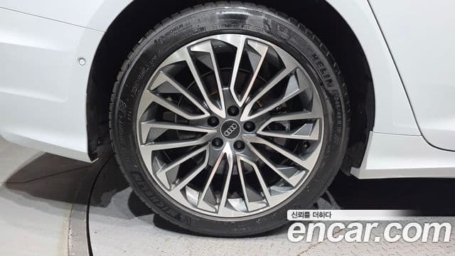 Audi A6 2025 — Şəkil 26/33