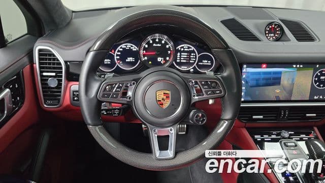 Porsche Cayenne 2020 — ფოტო 34/34