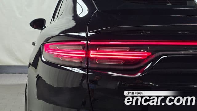 Porsche Cayenne 2020 — ფოტო 25/34