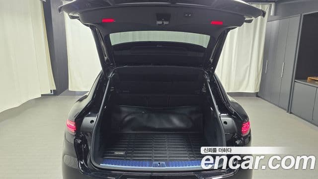 Porsche Cayenne 2020 — ფოტო 13/34