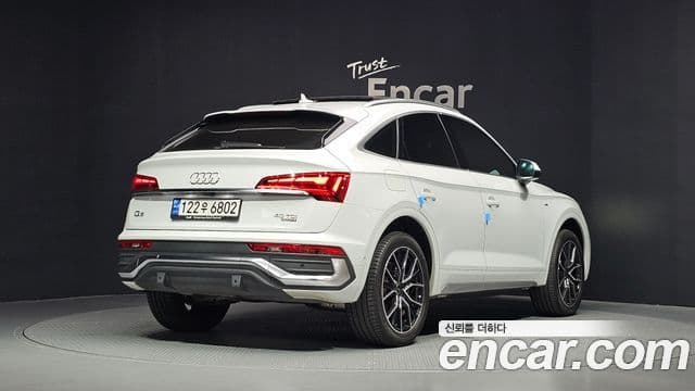 Audi Q5 2022 — Photo 25/32