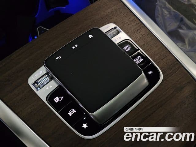 Mercedes-Benz G-Class 2026 — Photo 2/20