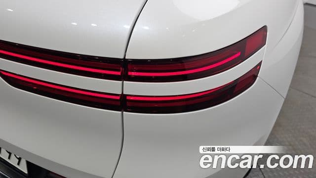 Genesis GV70 2023 — Photo 19/35
