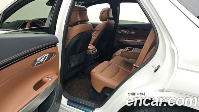 Genesis GV70 2023 — Photo 13/35