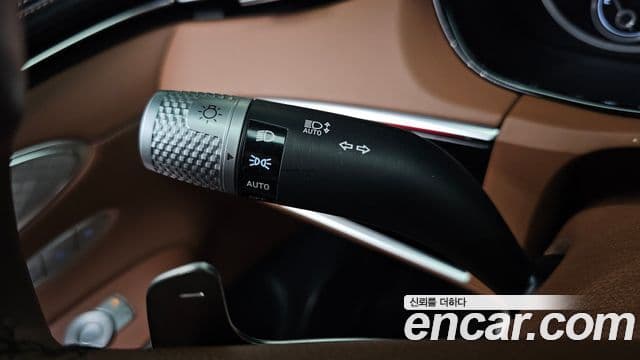Genesis GV70 2023 — Photo 14/35