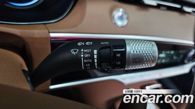 Genesis GV70 2023 — Photo 29/35