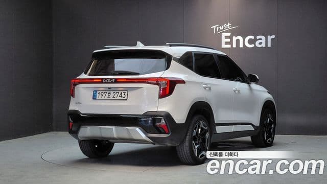 Kia Seltos 2022 — ფოტო 14/30