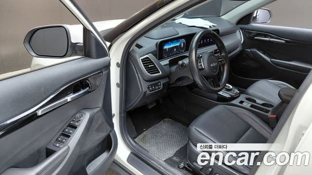Kia Seltos 2022 — ფოტო 21/30