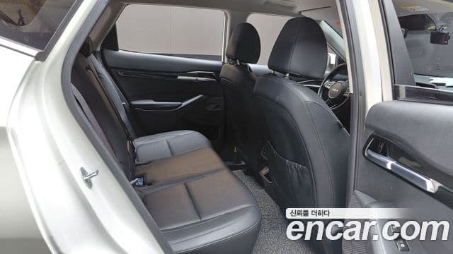 Kia Seltos 2022 — ფოტო 28/30