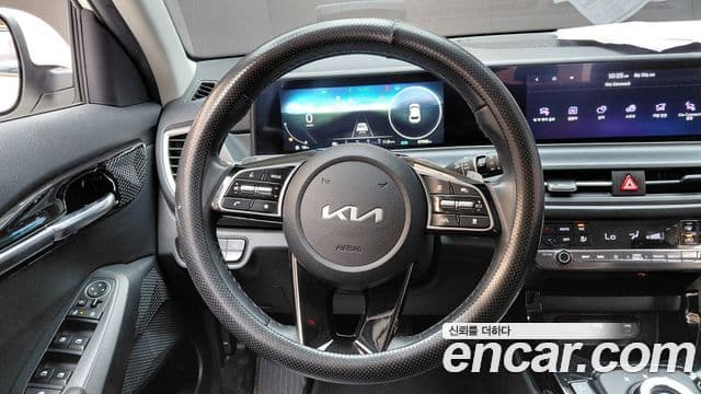 Kia Seltos 2022 — ფოტო 29/30