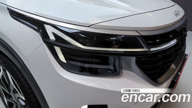 Kia Seltos 2022 — ფოტო 19/30