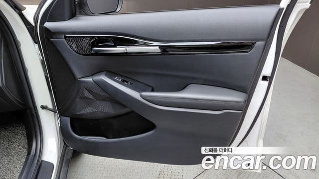 Kia Seltos 2022 — ფოტო 13/30