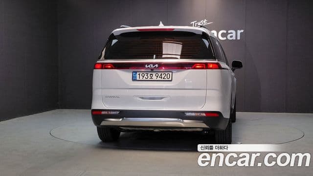 Kia Carnival 2023 — Фото 4/20