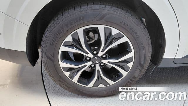 Kia Carnival 2023 — Фото 5/20