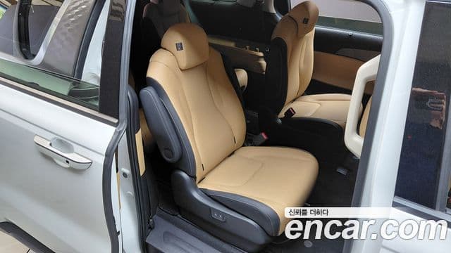 Kia Carnival 2023 — Фото 11/20
