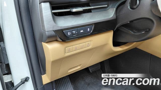 Kia Carnival 2023 — Фото 19/20