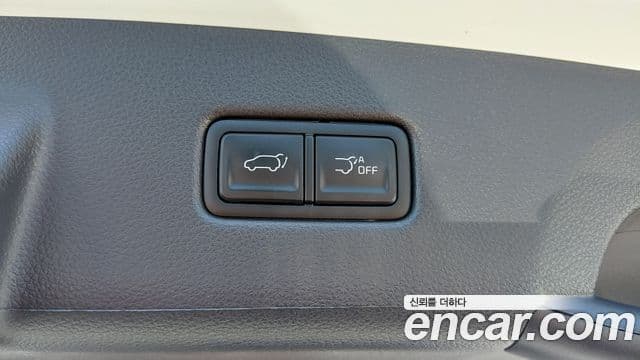 Kia Carnival 2023 — Şəkil 27/34