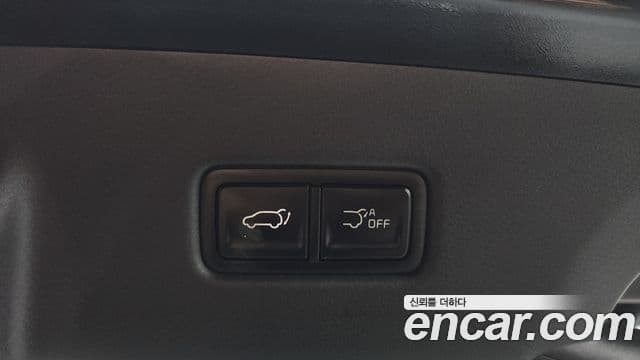 Kia Carnival 2024 — Фото 18/20