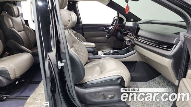 Kia Carnival 2024 — Şəkil 31/33