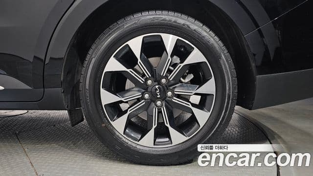 Kia Carnival 2022 — Photo 4/35