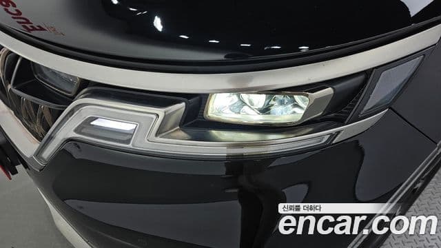 Kia Carnival 2022 — Photo 28/35