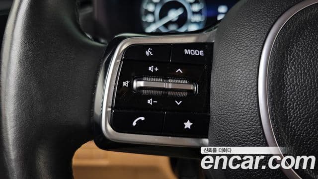 Kia Carnival 2022 — Photo 29/35