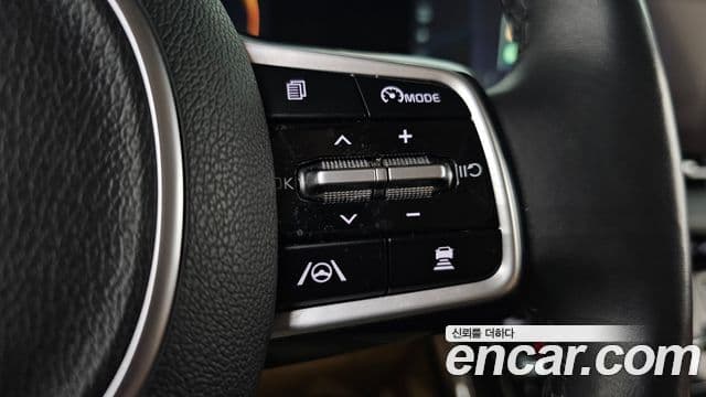 Kia Carnival 2022 — Photo 6/35