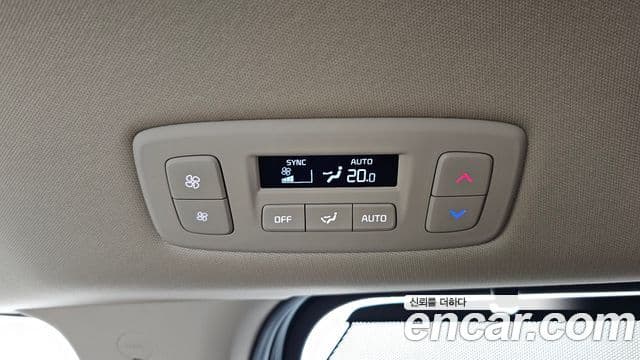 Kia Carnival 2022 — Photo 13/35