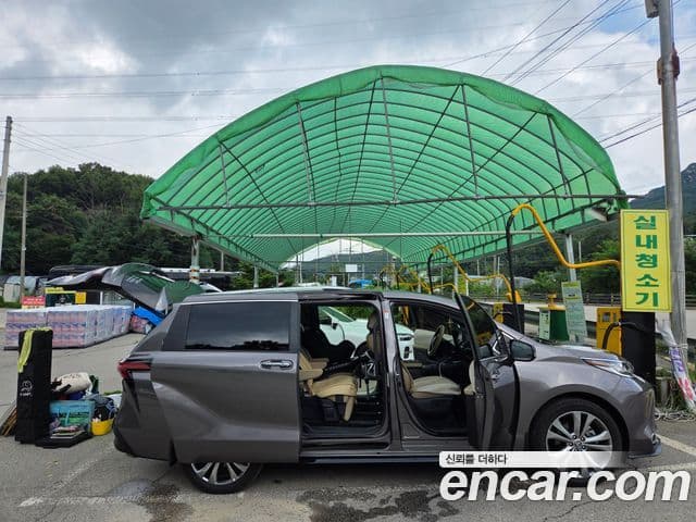 Toyota Sienna 2024 — ფოტო 7/12