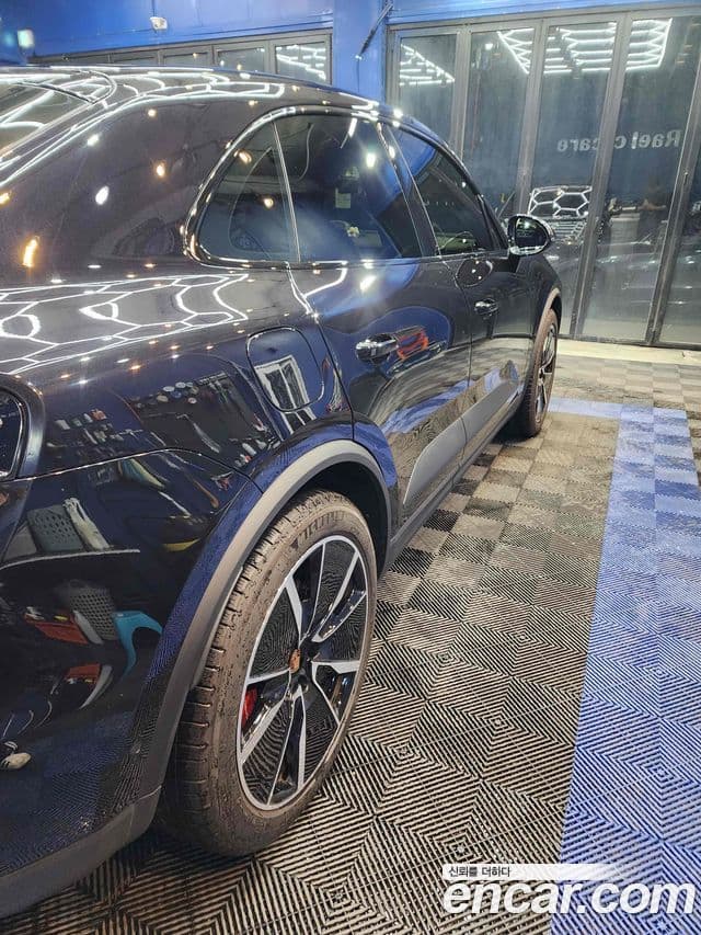Porsche Macan EV 2025 — ფოტო 19/20