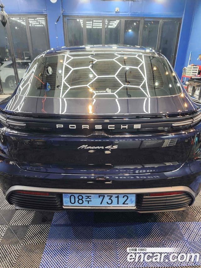 Porsche Macan EV 2025 — ფოტო 4/20