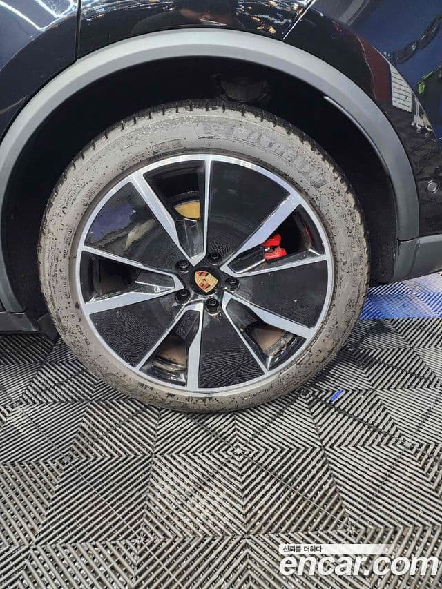 Porsche Macan EV 2025 — ფოტო 12/20