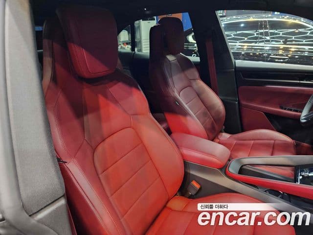 Porsche Macan EV 2025 — ფოტო 17/20