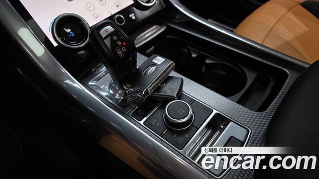 Land Rover Range Rover Sport 2018 — Şəkil 32/37