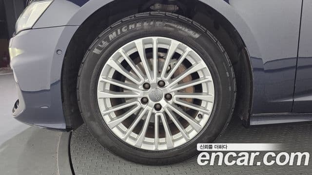 Audi A6 2021 — ფოტო 4/20